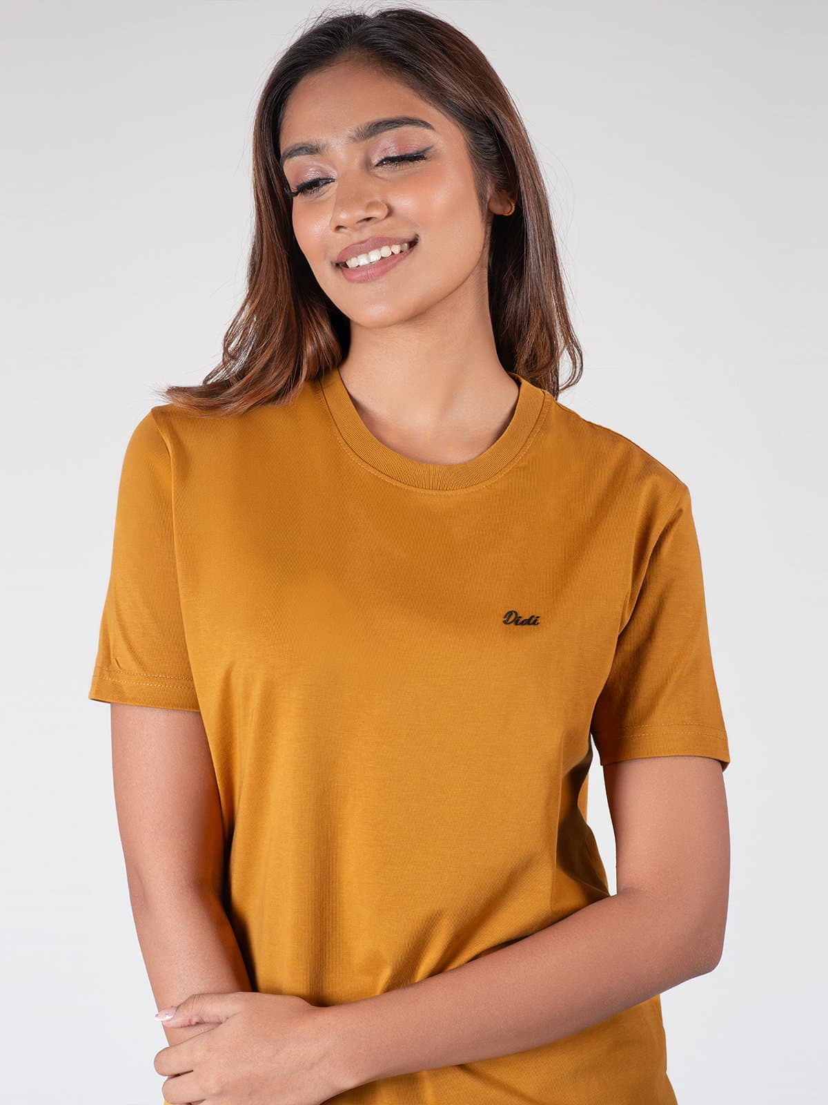 https://cdn.greencloudpos.com/disel.lk/product/BASICT-SHIRT-GOLDS-2-1781152761412-LLB_0563.jpg